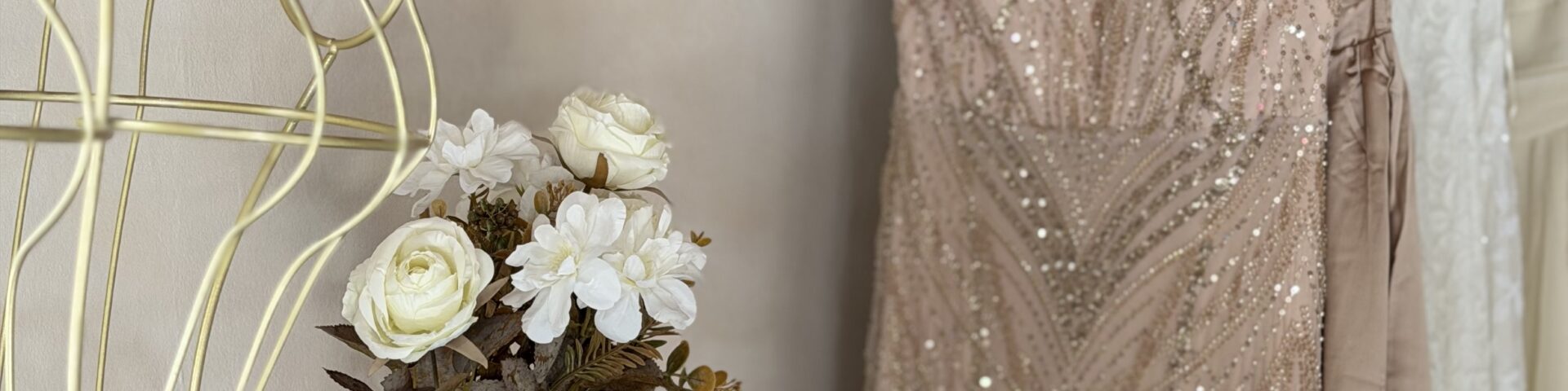 Glamora dress rent - Portada