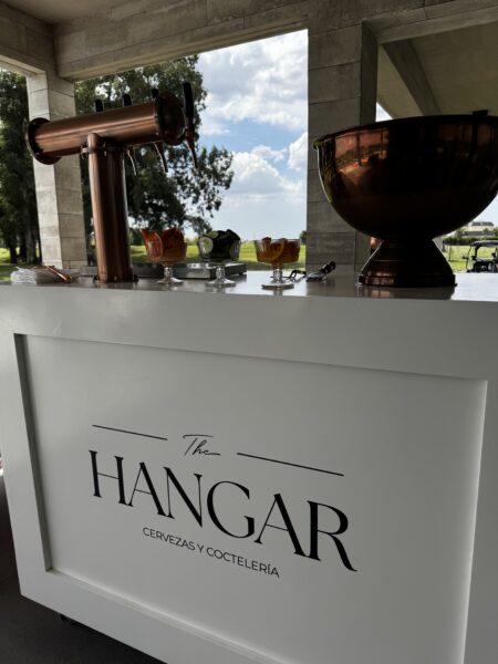 Hangar - Imagen principal