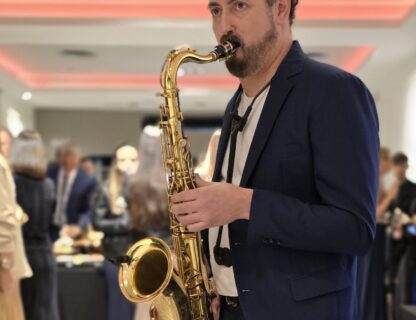 Luxury sax show